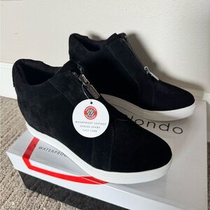 Glenda bondo Black Suede Zip-Front Wedge Sneaker - Black